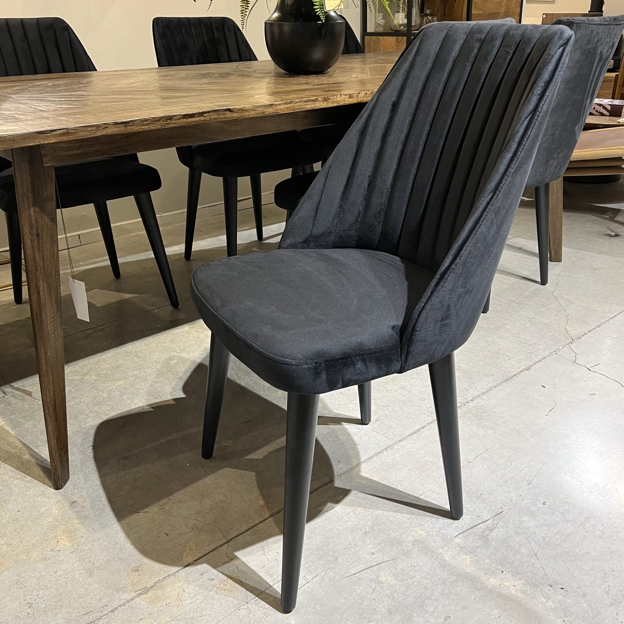 כיסא פינת אוכל שחור דגם ולנסיה במבצע כיסא פינת אוכל שחור דגם ולנסיה במבצע