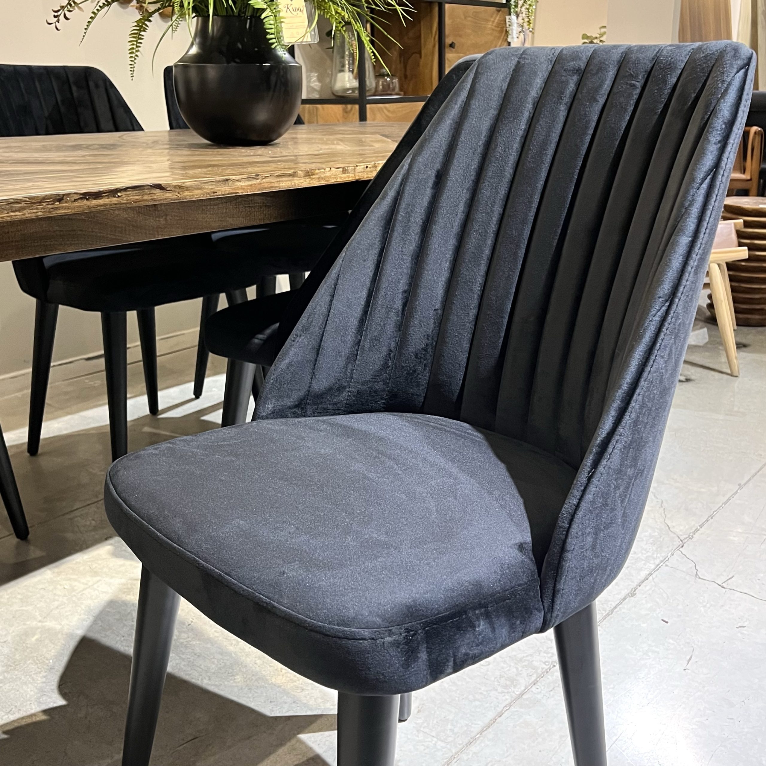 כיסא פינת אוכל שחור דגם ולנסיה במבצע כיסא פינת אוכל שחור דגם ולנסיה במבצע