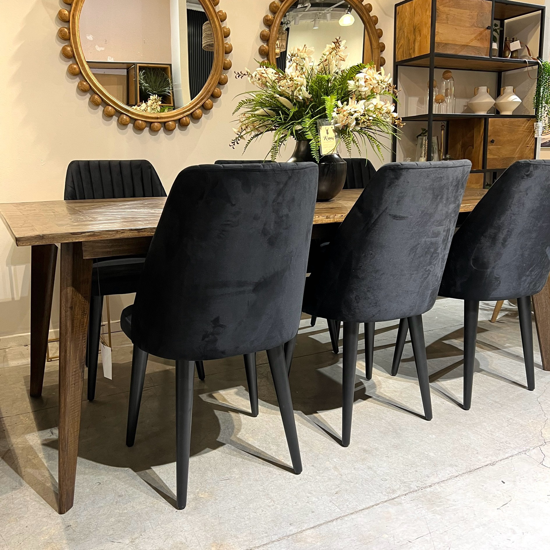 כיסא פינת אוכל שחור דגם ולנסיה במבצע כיסא פינת אוכל שחור דגם ולנסיה במבצע