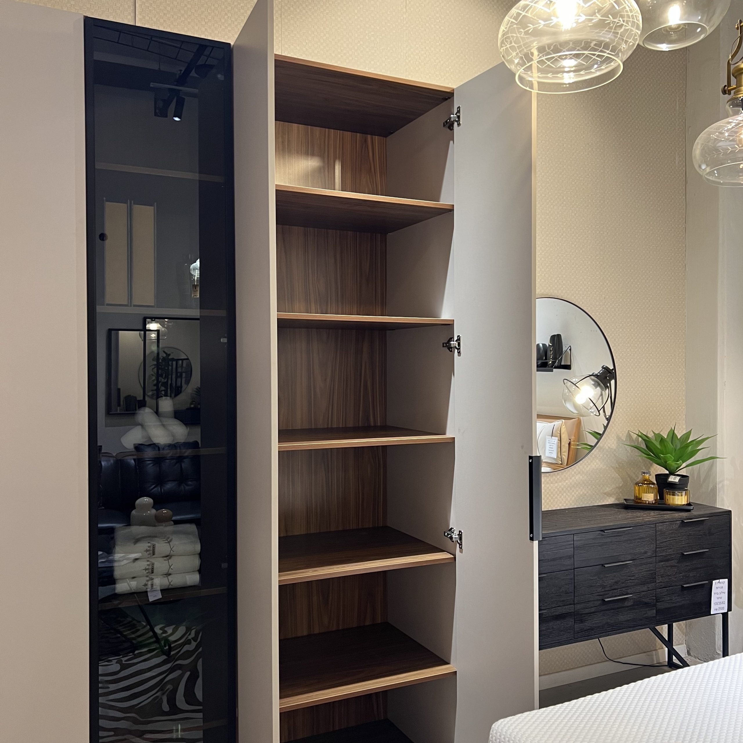 ארון יוקרתי דגם אנג׳ל ארון יוקרתי דגם אנג׳ל