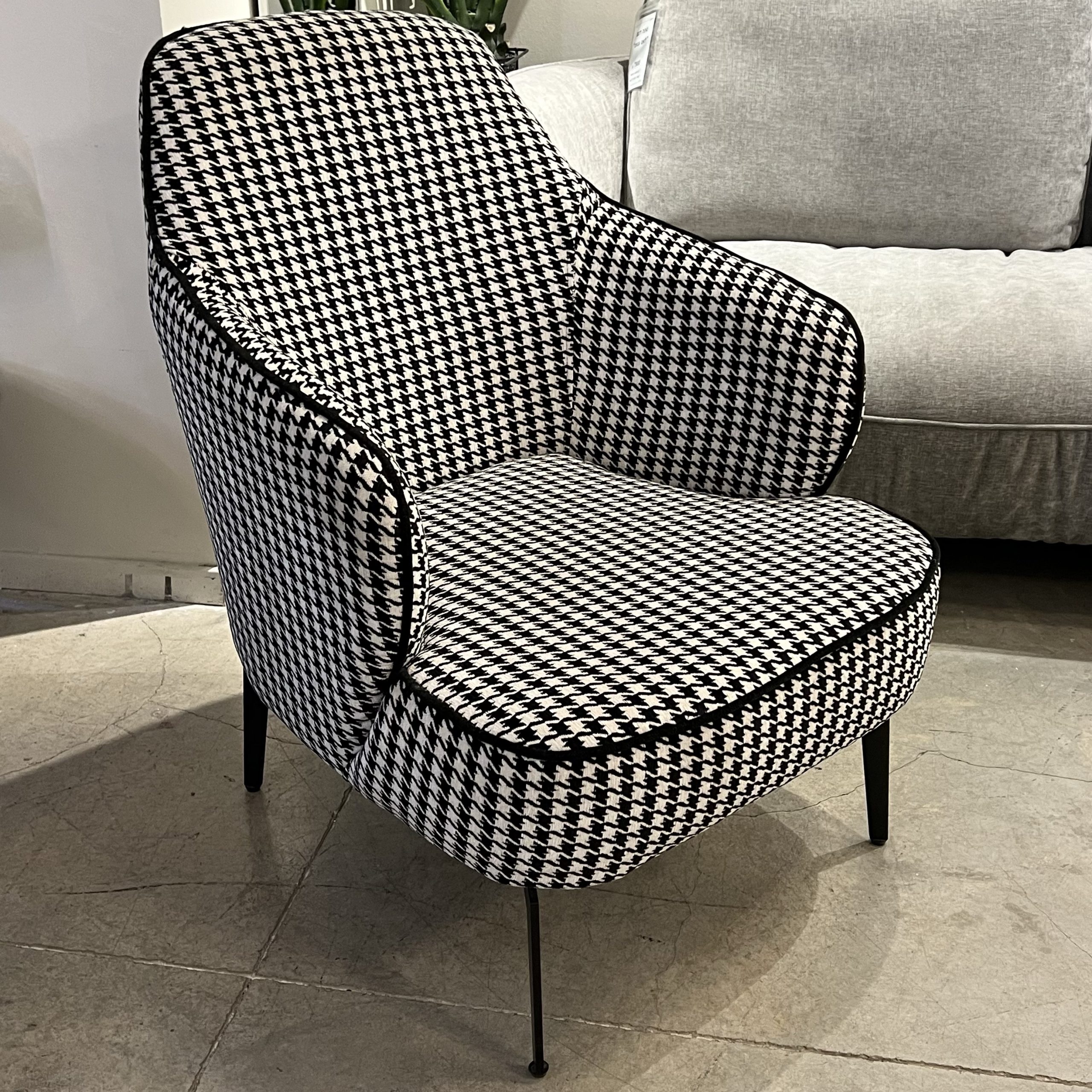 כורסא מעוצבת דגם ג׳ונס במבצע כורסא מעוצבת דגם ג׳ונס במבצע