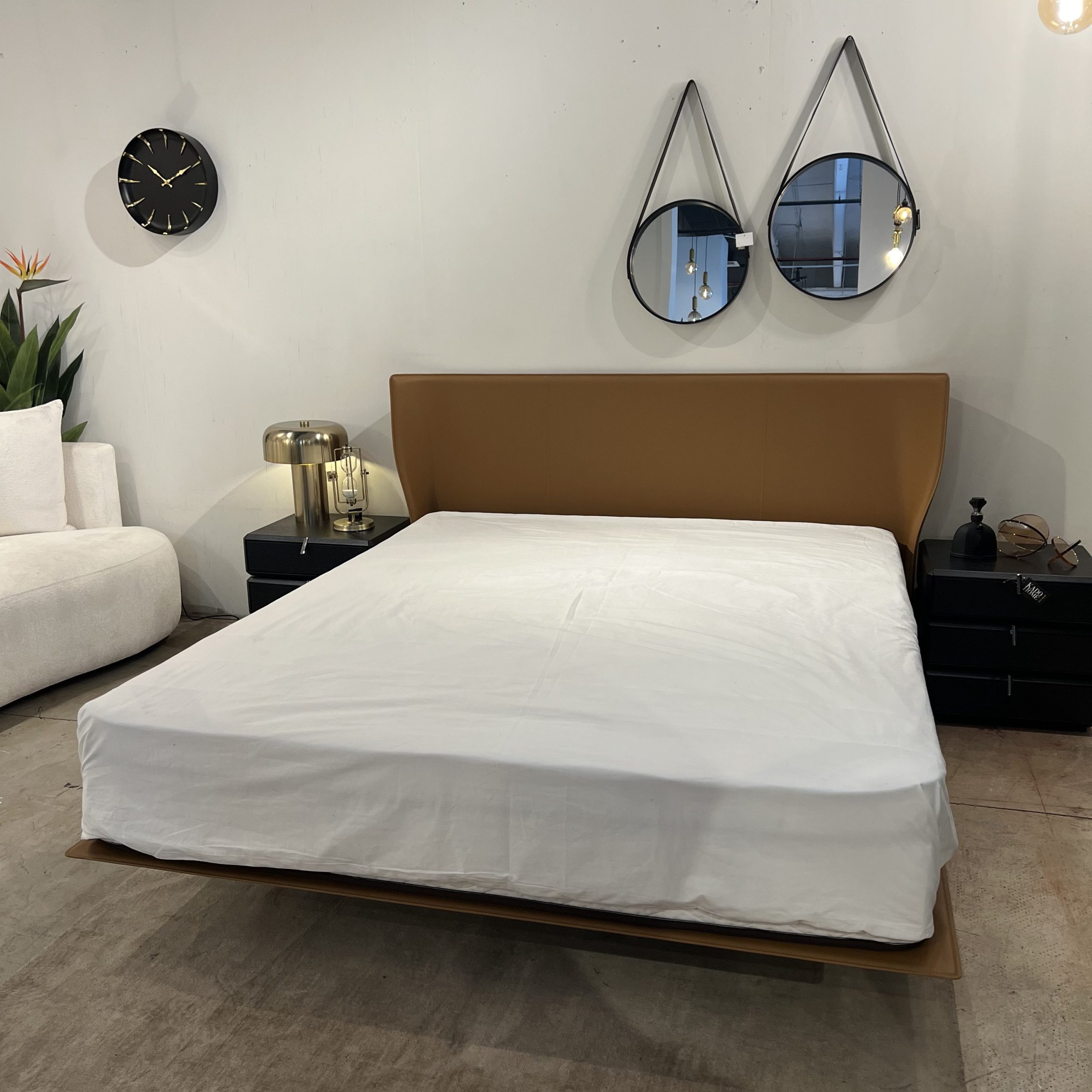 מיטה מונטנגרו עור כאמל דגם סופיטל מיטה מונטנגרו עור כאמל דגם סופיטל