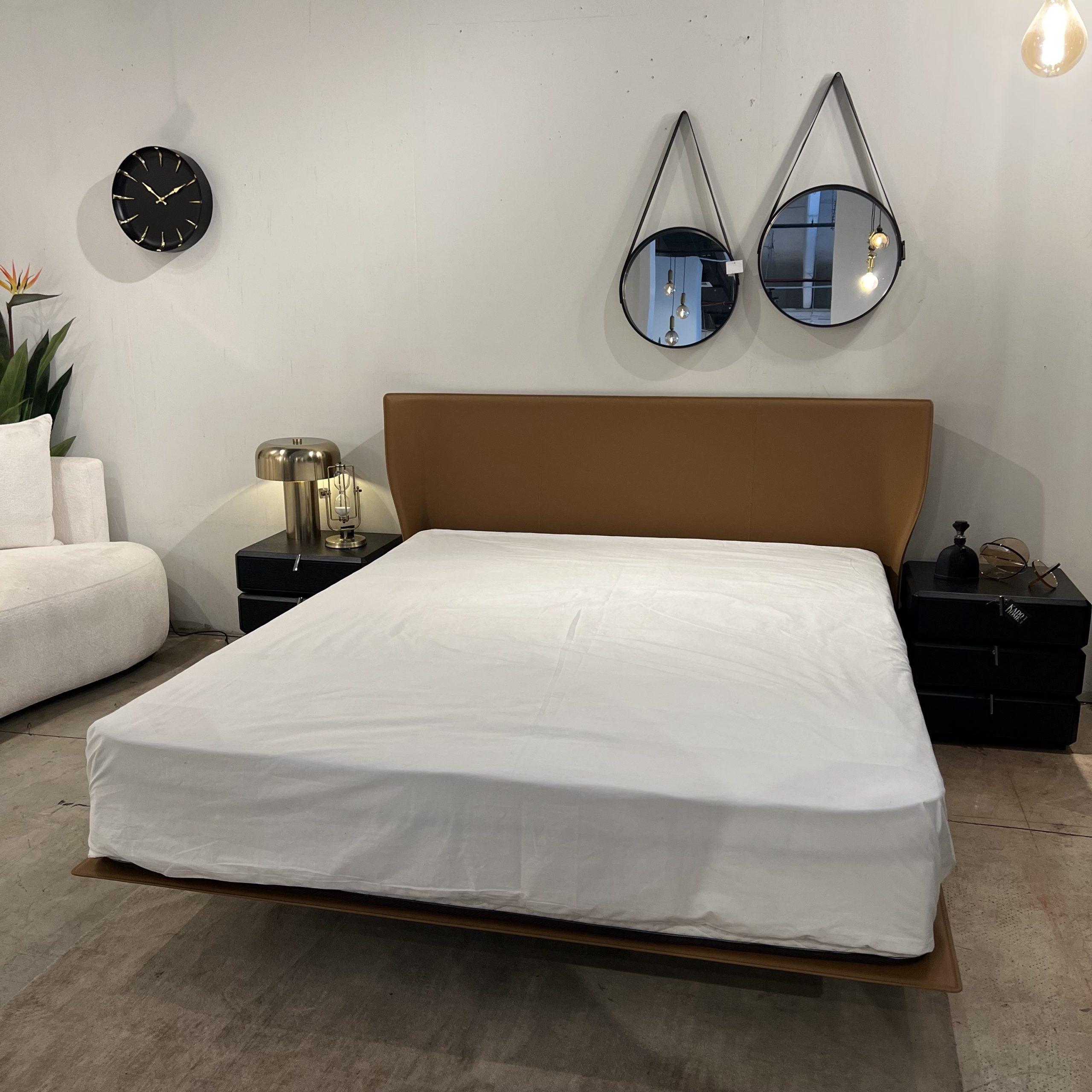 מיטה מונטנגרו עור כאמל דגם סופיטל מיטה מונטנגרו עור כאמל דגם סופיטל