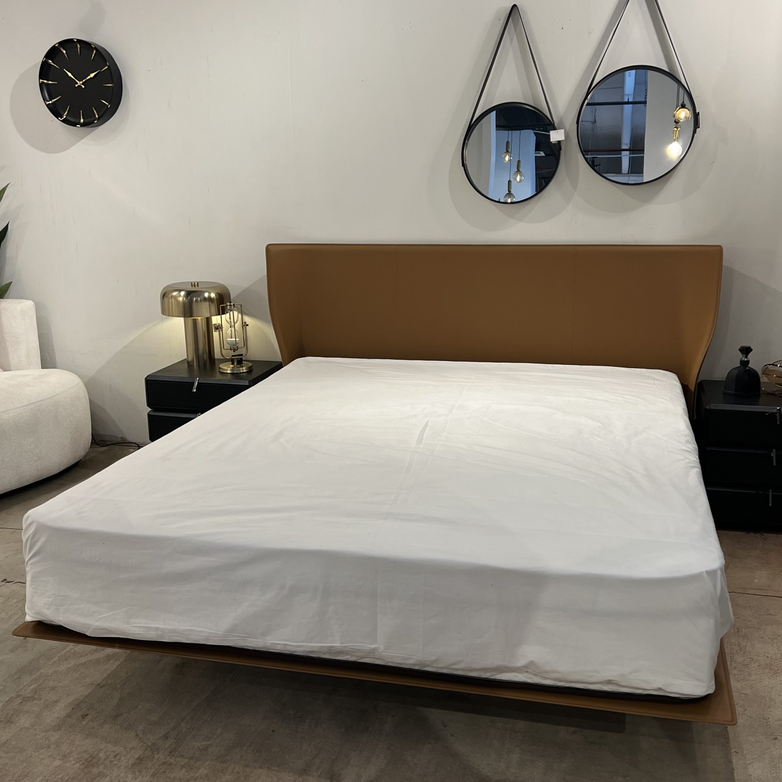 מיטה מונטנגרו עור כאמל דגם סופיטל מיטה מונטנגרו עור כאמל דגם סופיטל