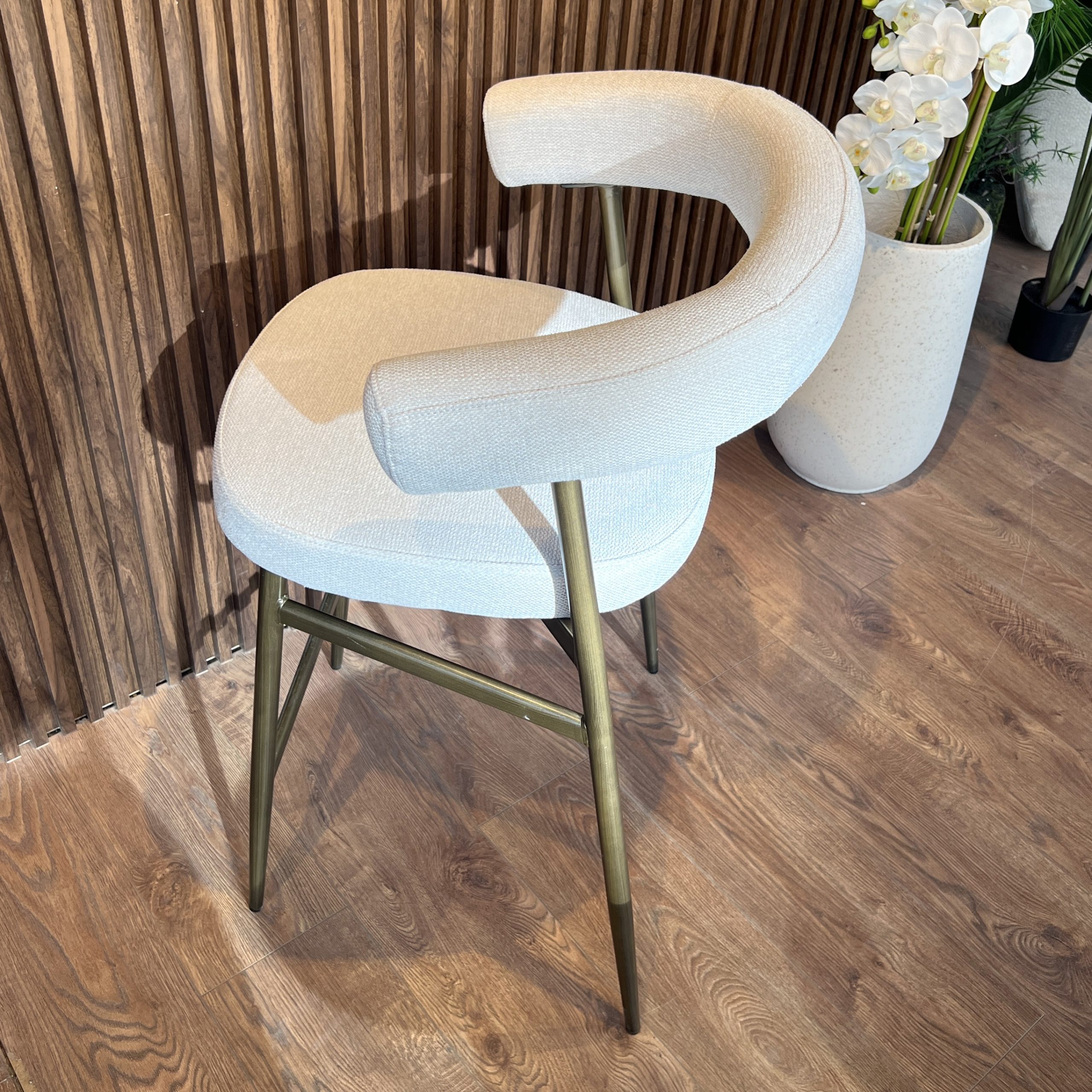 כסא בר גוזי דגם רוני אריג אבן כסא בר גוזי דגם רוני אריג אבן