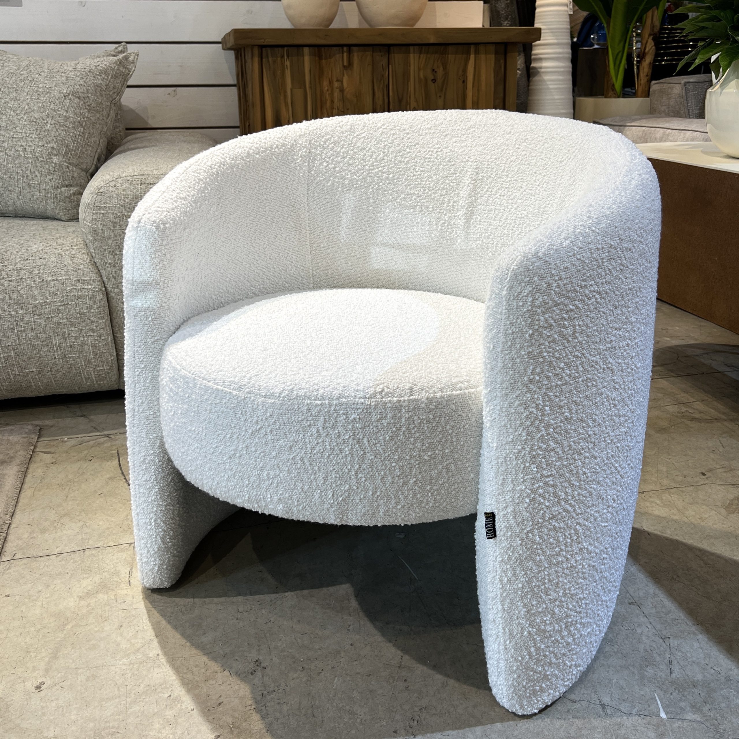 כורסא סילק שמנת דגם ויקי כורסא סילק שמנת דגם ויקי