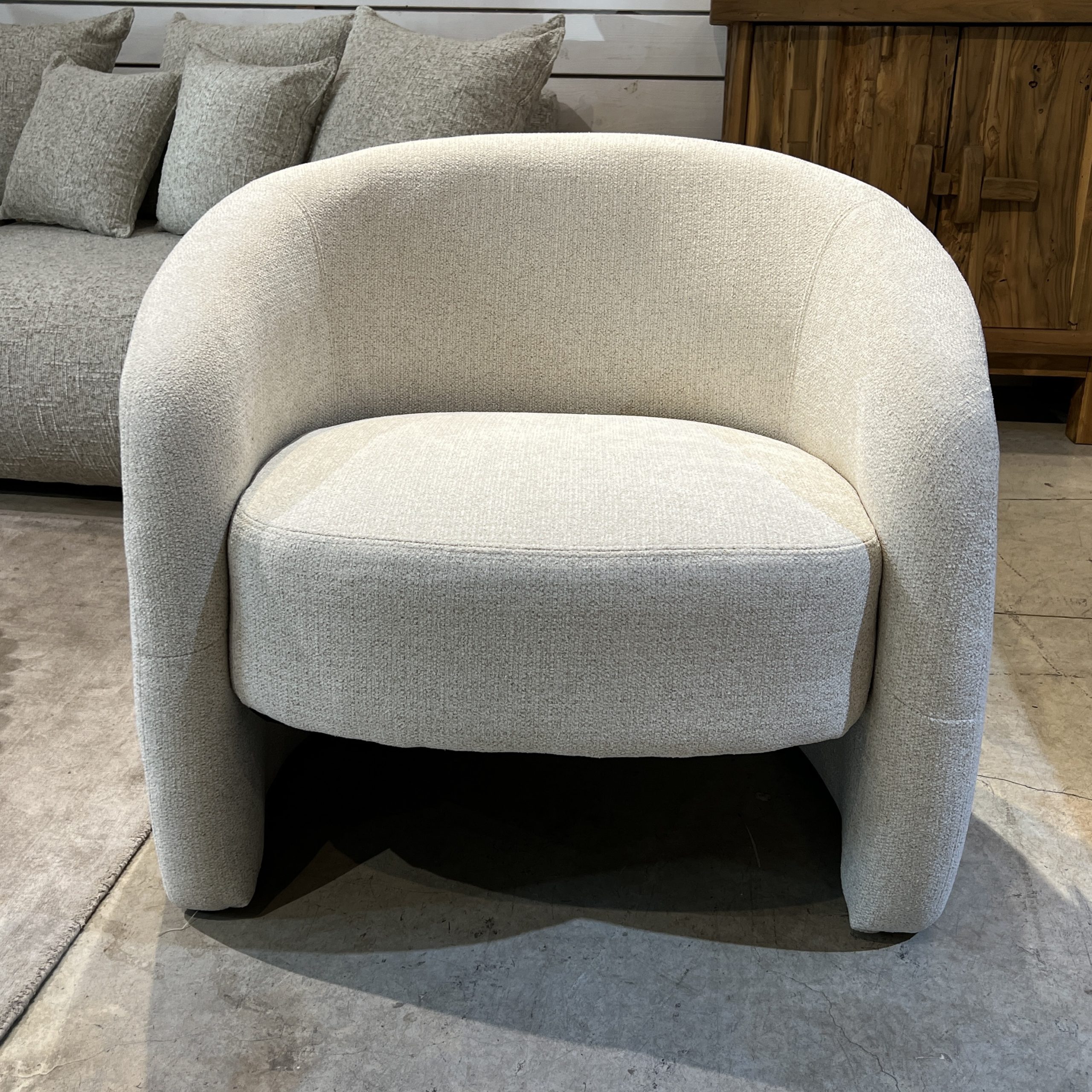 כורסא לובי דפני חרדל דגם הארטלי כורסא לובי דפני חרדל דגם הארטלי