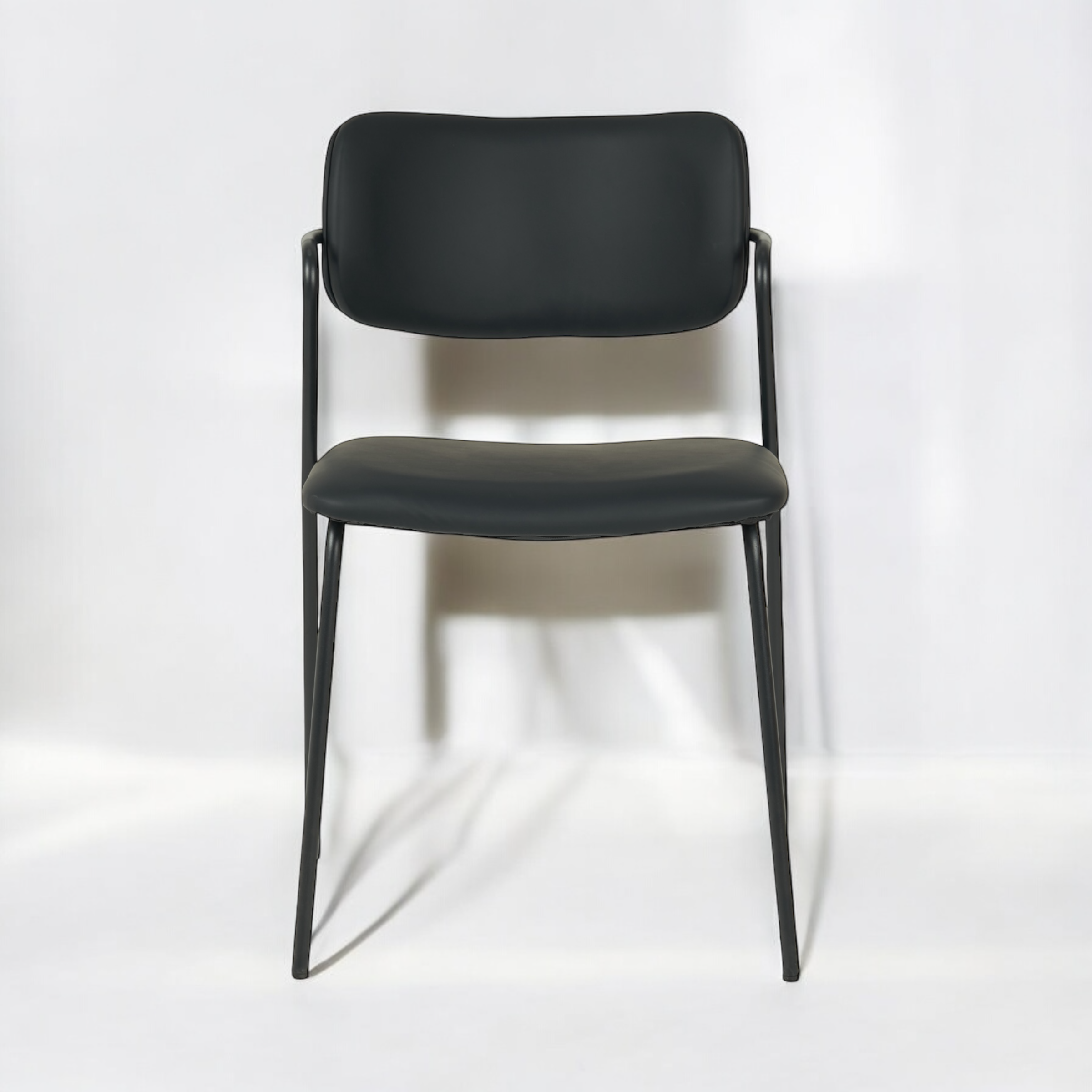 כיסא דגם לוסיאן דמוי עור שחור - SALE כיסא דגם לוסיאן דמוי עור שחור - SALE