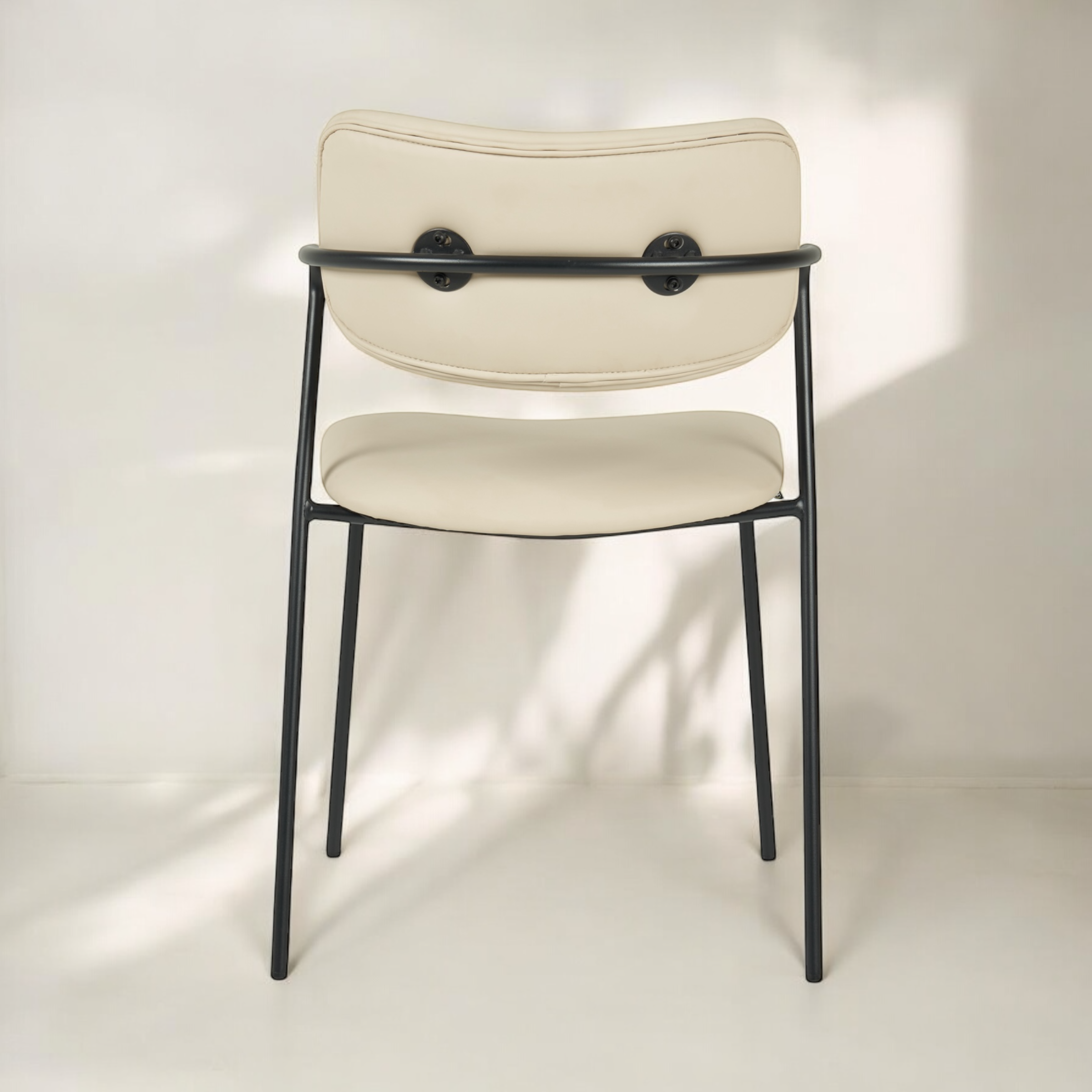 כיסא דגם לוסיאן דמוי עור בז - SALE כיסא דגם לוסיאן דמוי עור בז - SALE