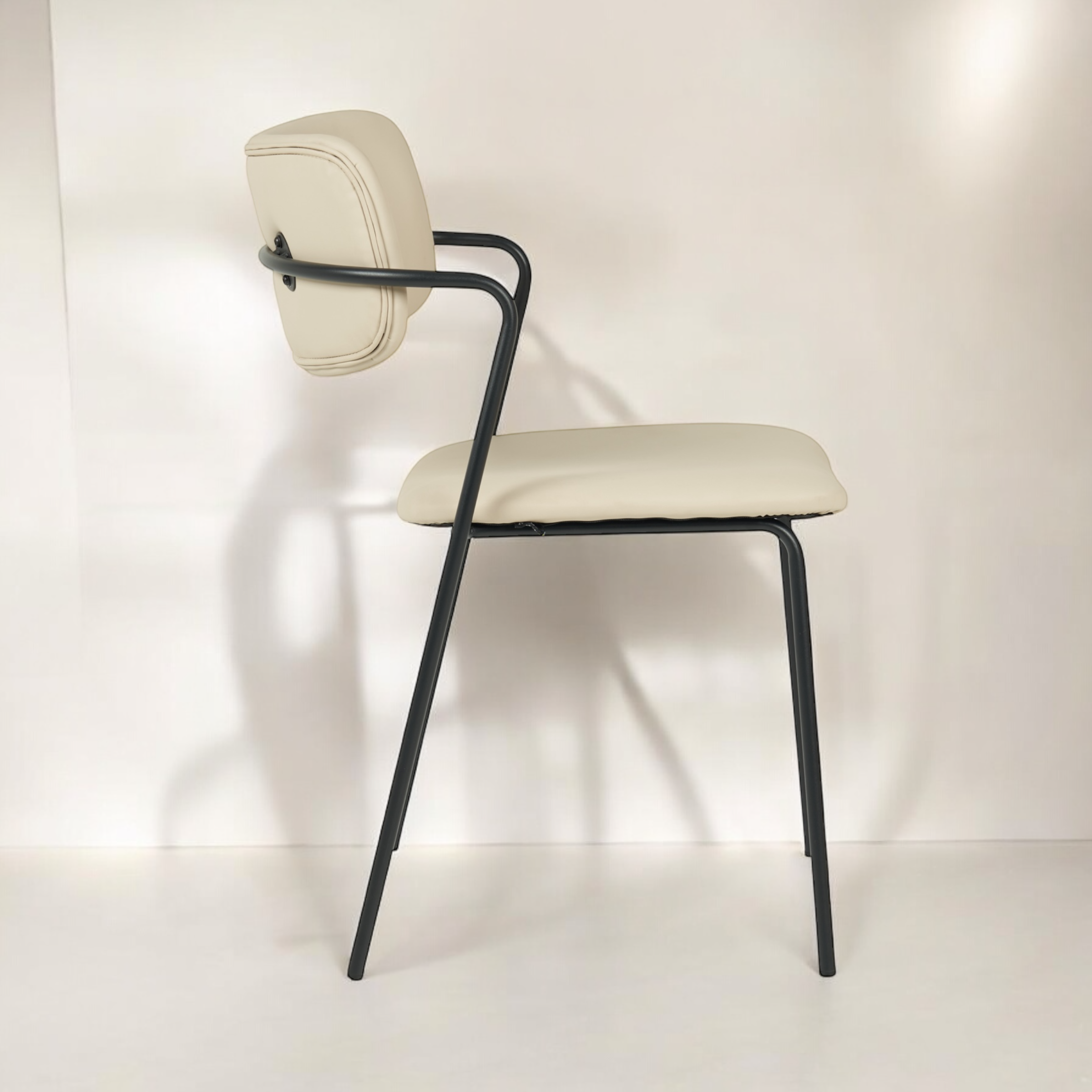 כיסא דגם לוסיאן דמוי עור בז - SALE כיסא דגם לוסיאן דמוי עור בז - SALE