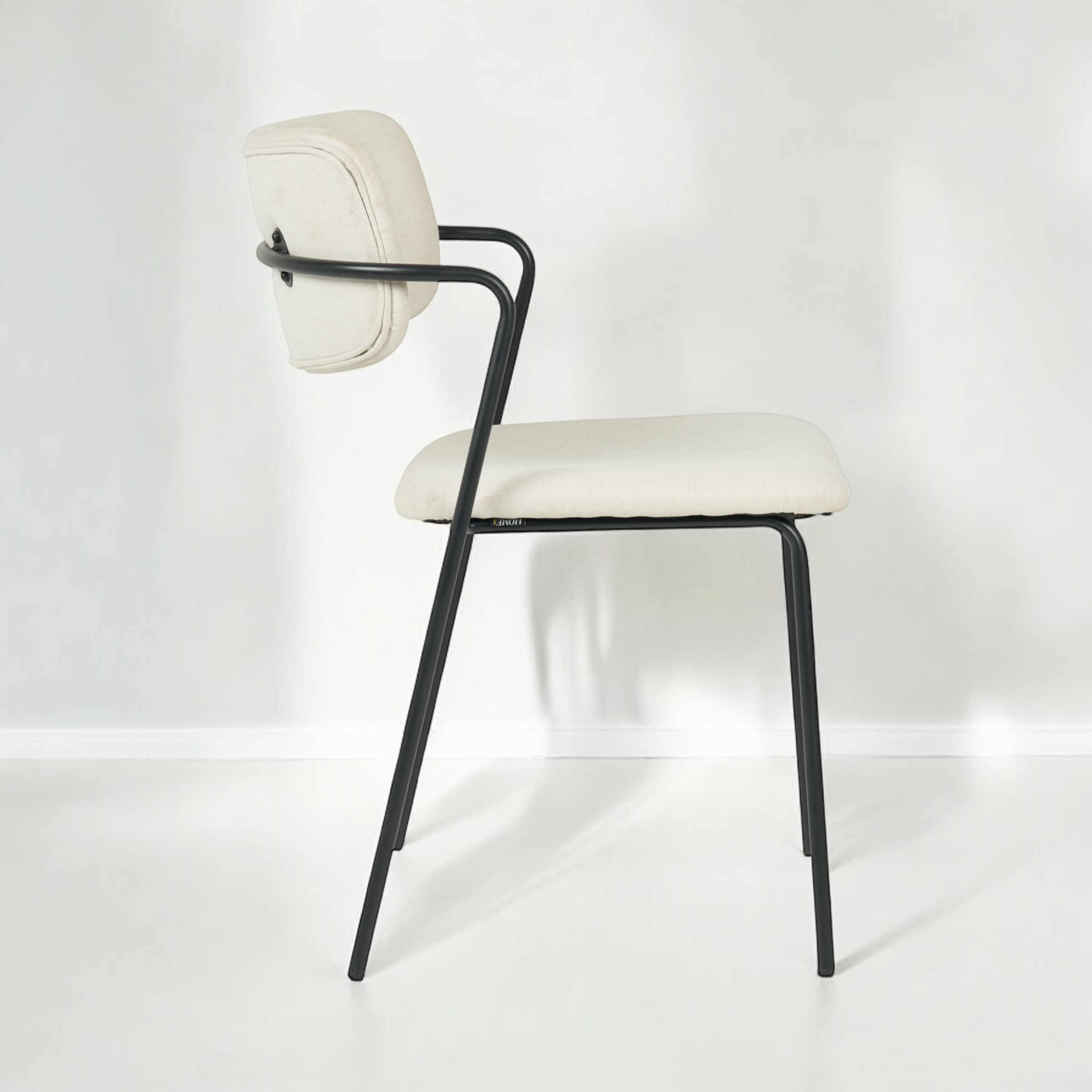 כיסא דגם לוסיאן בד אריג שמנת - SALE כיסא דגם לוסיאן בד אריג שמנת - SALE