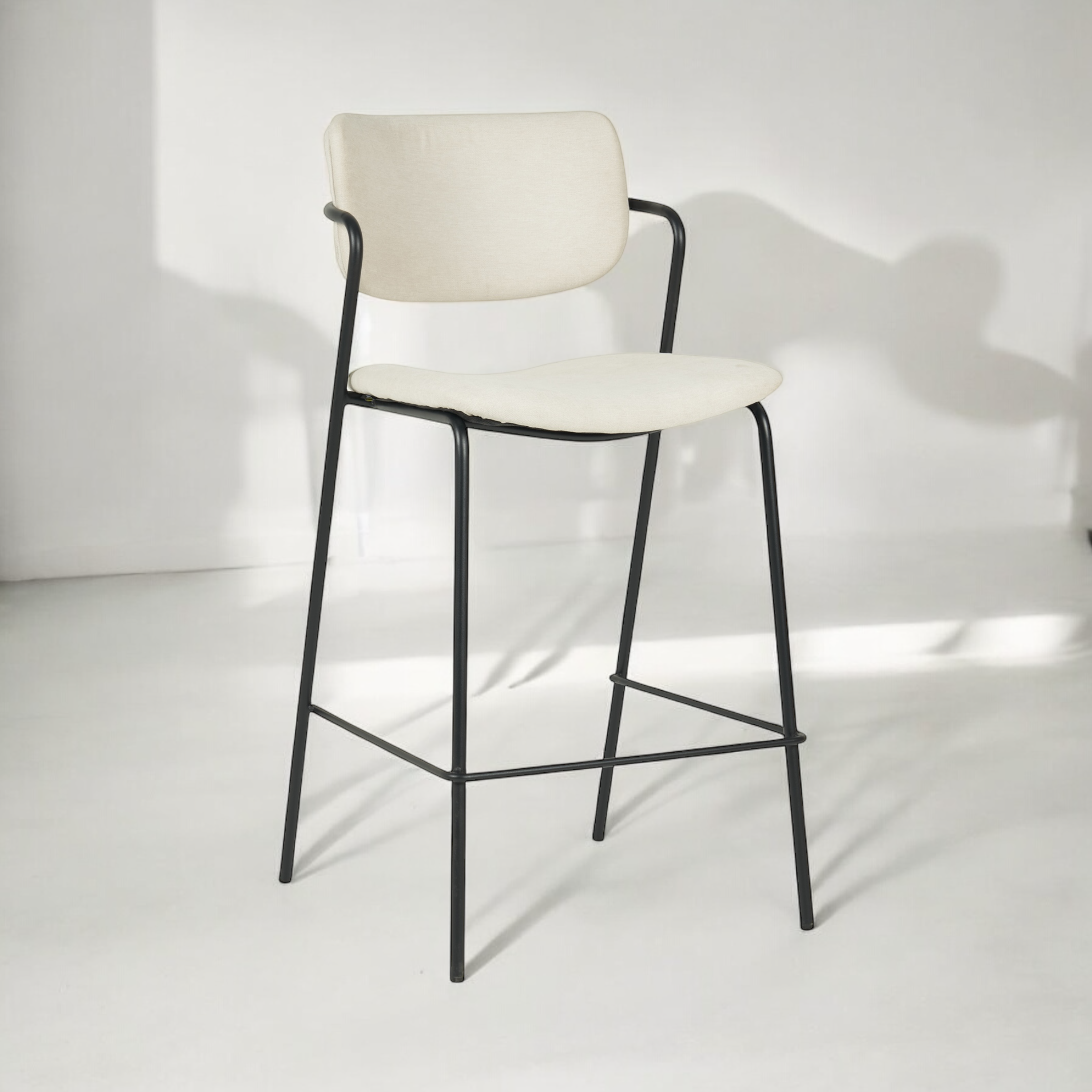 כיסא בר דגם לוסיאן בד אריג שמנת - SALE כיסא בר דגם לוסיאן בד אריג שמנת - SALE