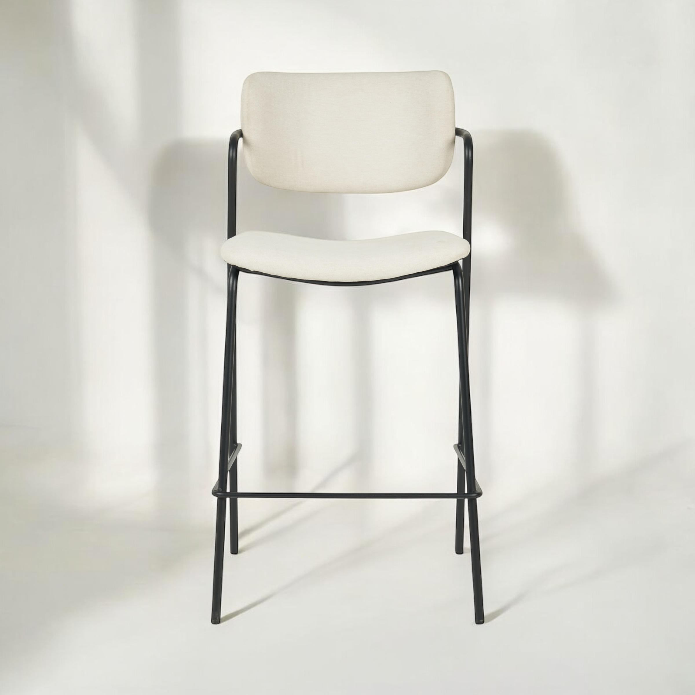 כיסא בר דגם לוסיאן בד אריג שמנת - SALE כיסא בר דגם לוסיאן בד אריג שמנת - SALE