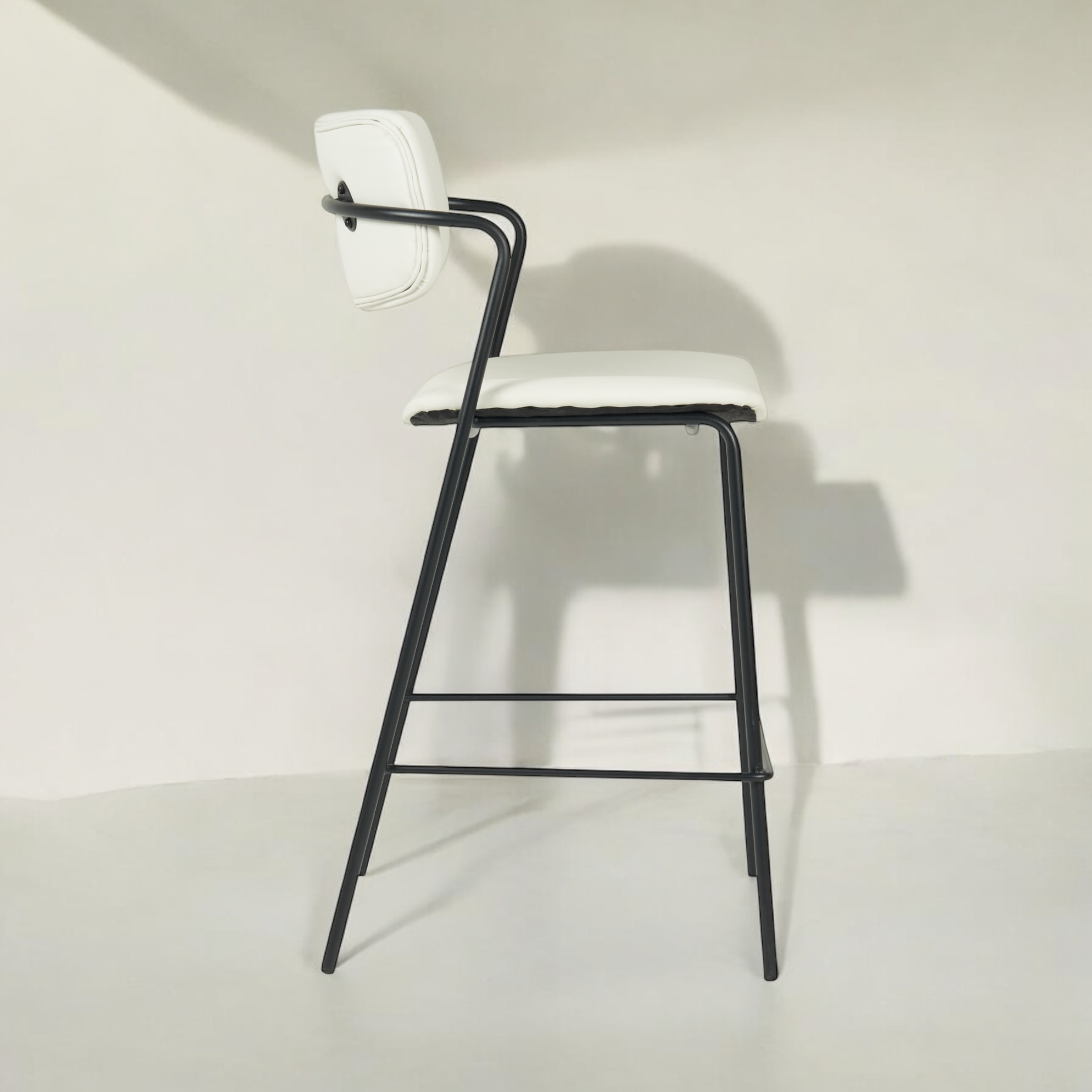 כיסא בר דגם לוסיאן בד דמוי עור שמנת - SALE כיסא בר דגם לוסיאן בד דמוי עור שמנת - SALE