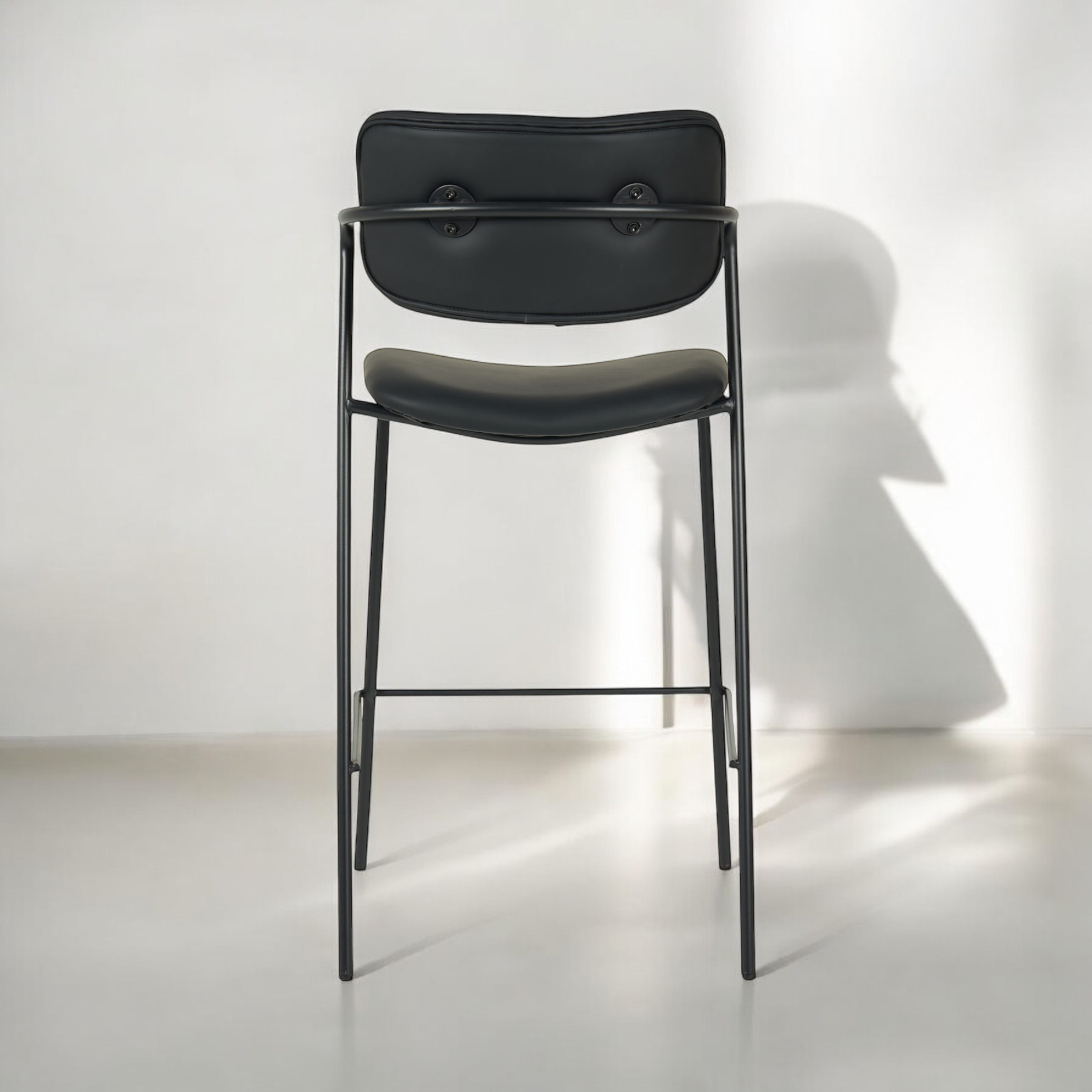 כיסא בר דגם לוסיאן בד דמוי עור שחור - SALE כיסא בר דגם לוסיאן בד דמוי עור שחור - SALE