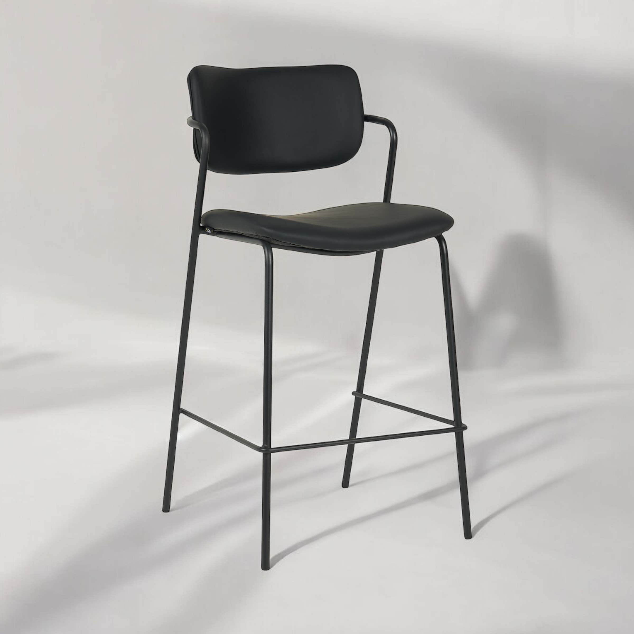 כיסא בר דגם לוסיאן בד דמוי עור שחור - SALE כיסא בר דגם לוסיאן בד דמוי עור שחור - SALE