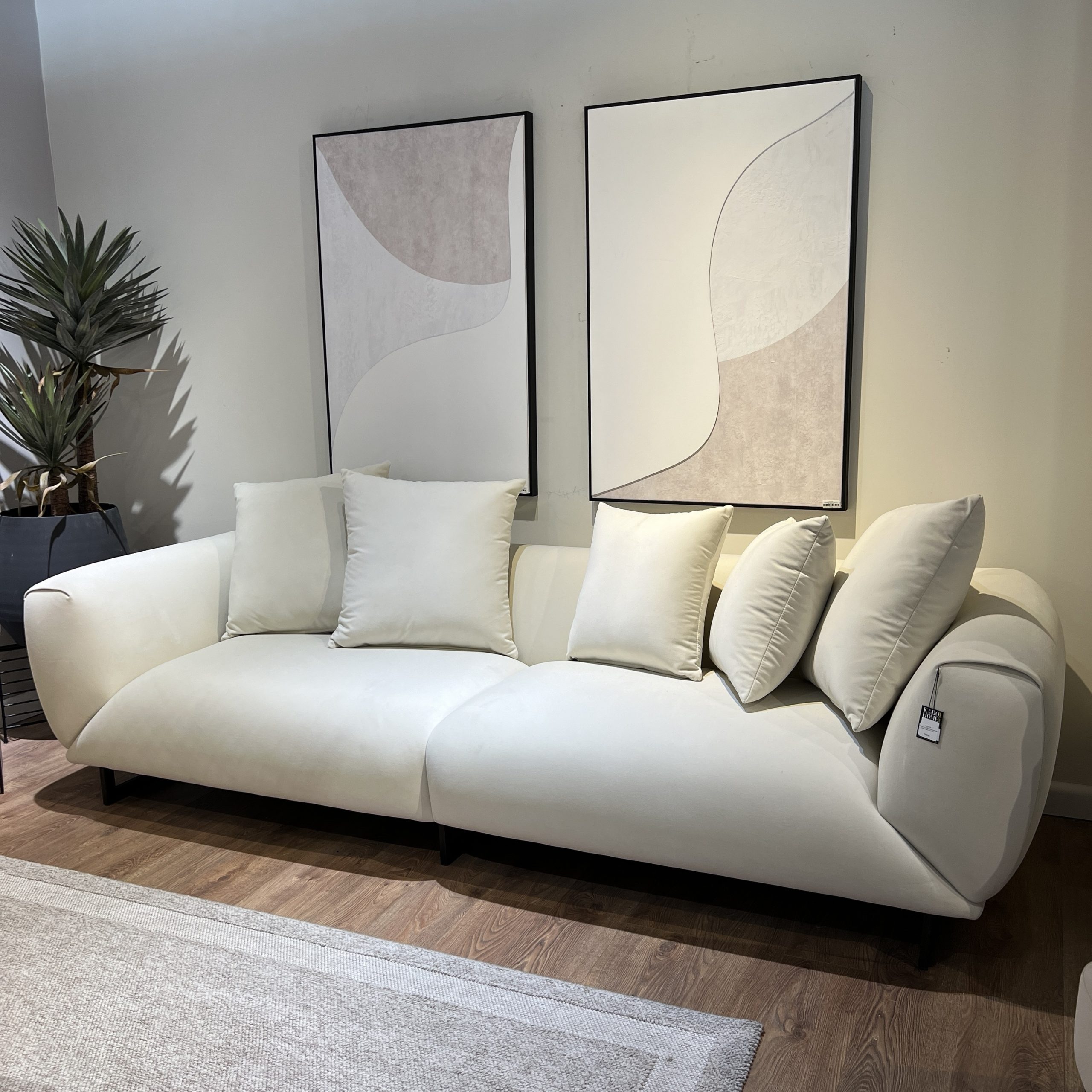 ספה דגם פאלקון במבצע מתצוגה ספה דגם פאלקון במבצע מתצוגה