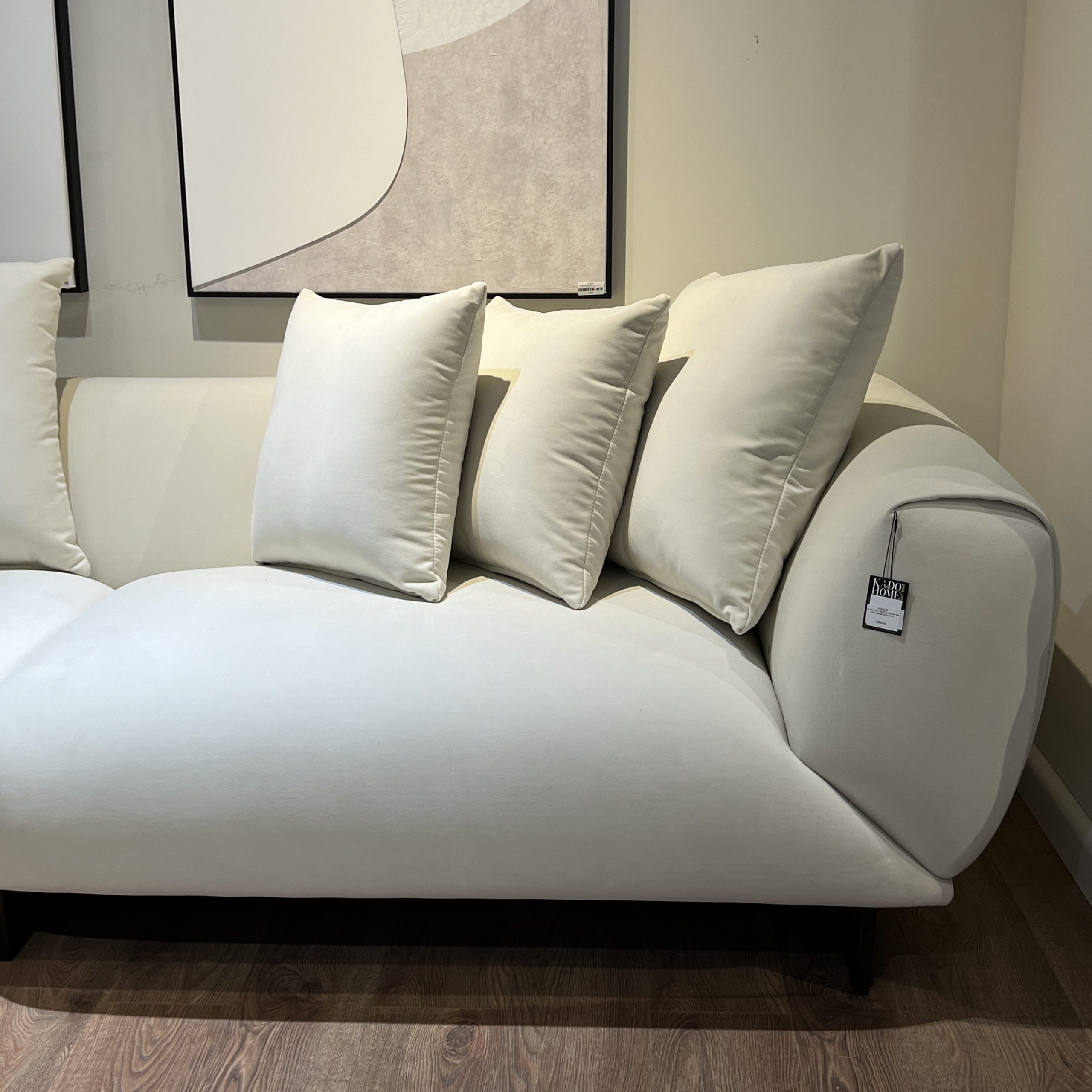 ספה דגם פאלקון במבצע מתצוגה ספה דגם פאלקון במבצע מתצוגה