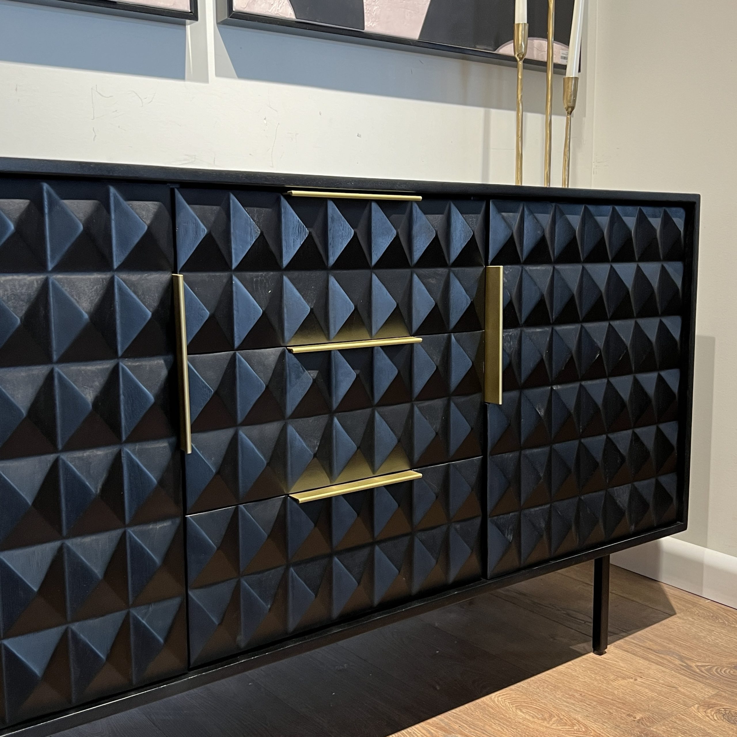 קומודה עץ שחור קוביות 2 דלתות 3 מגירות דגם סוניל קומודה עץ שחור קוביות 2 דלתות 3 מגירות דגם סוניל