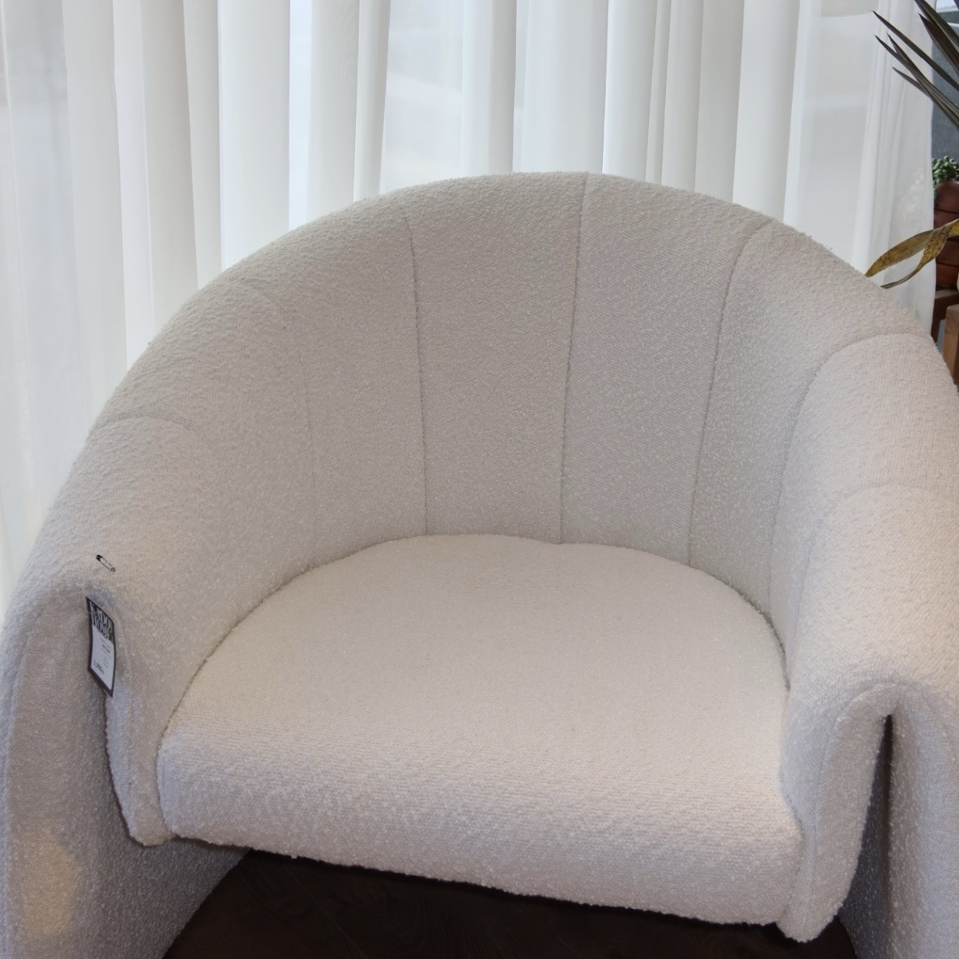 כורסא פרל שמנת דגם ויקי כורסא פרל שמנת דגם ויקי