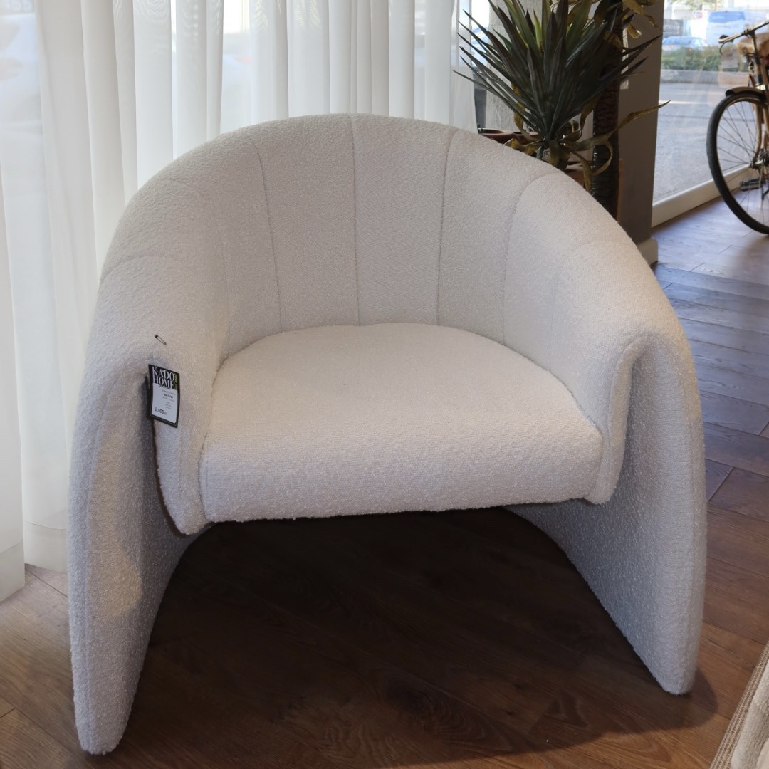 כורסא פרל שמנת דגם ויקי כורסא פרל שמנת דגם ויקי