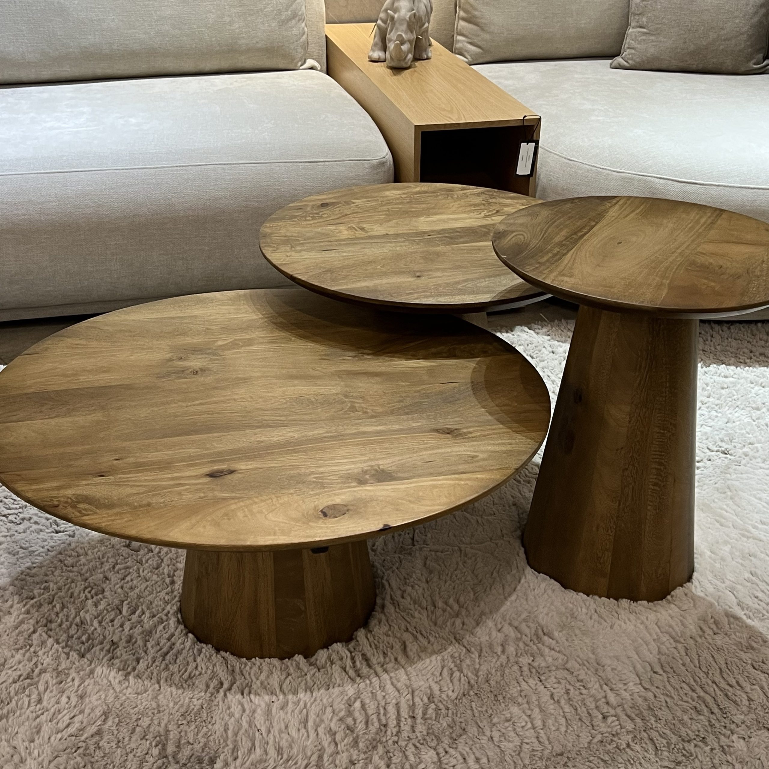 סט 3 שולחנות סלון עץ דגם סוניל סט 3 שולחנות סלון עץ דגם סוניל