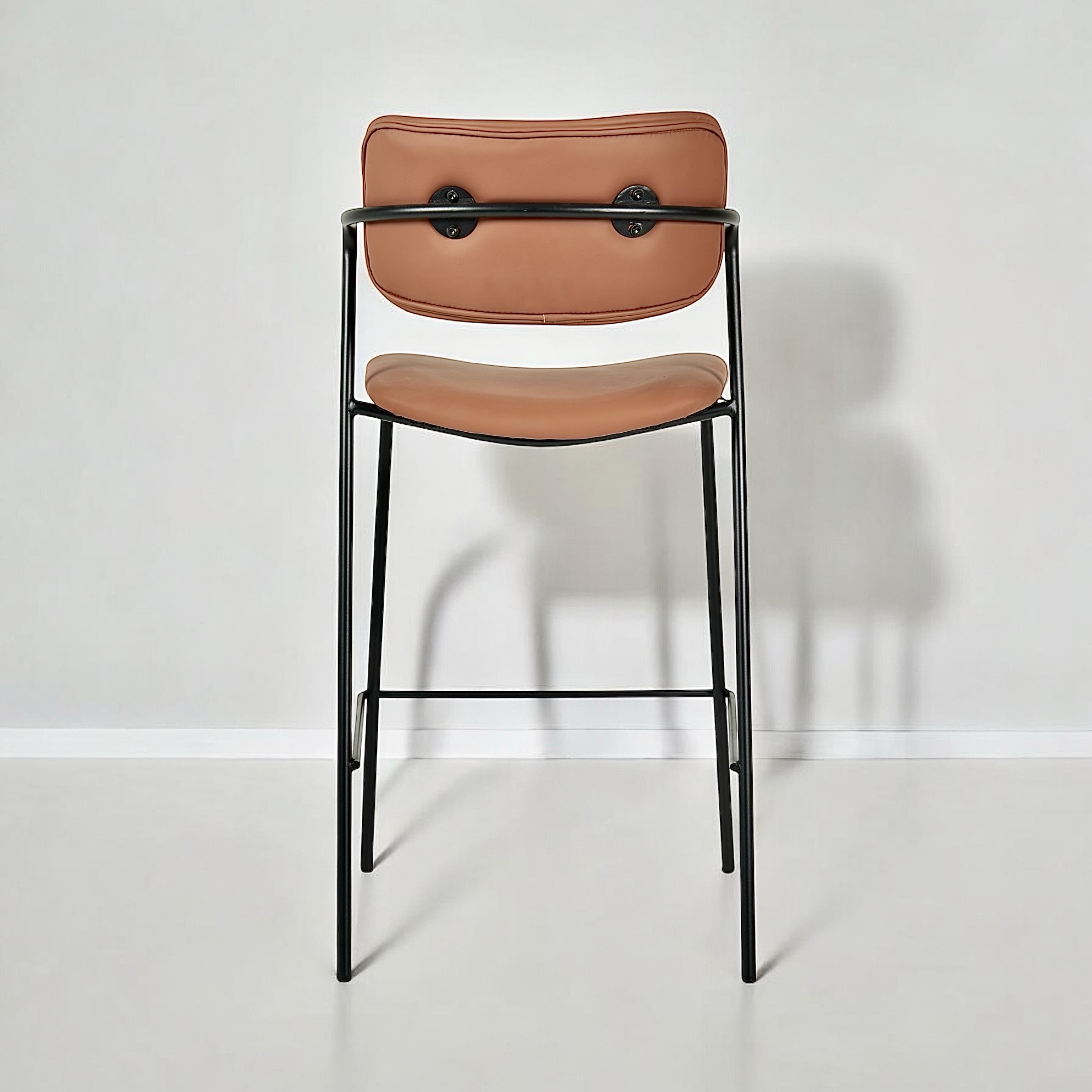 כיסא בר דגם לוסיאן בד דמוי עור קאמל - SALE כיסא בר דגם לוסיאן בד דמוי עור קאמל - SALE