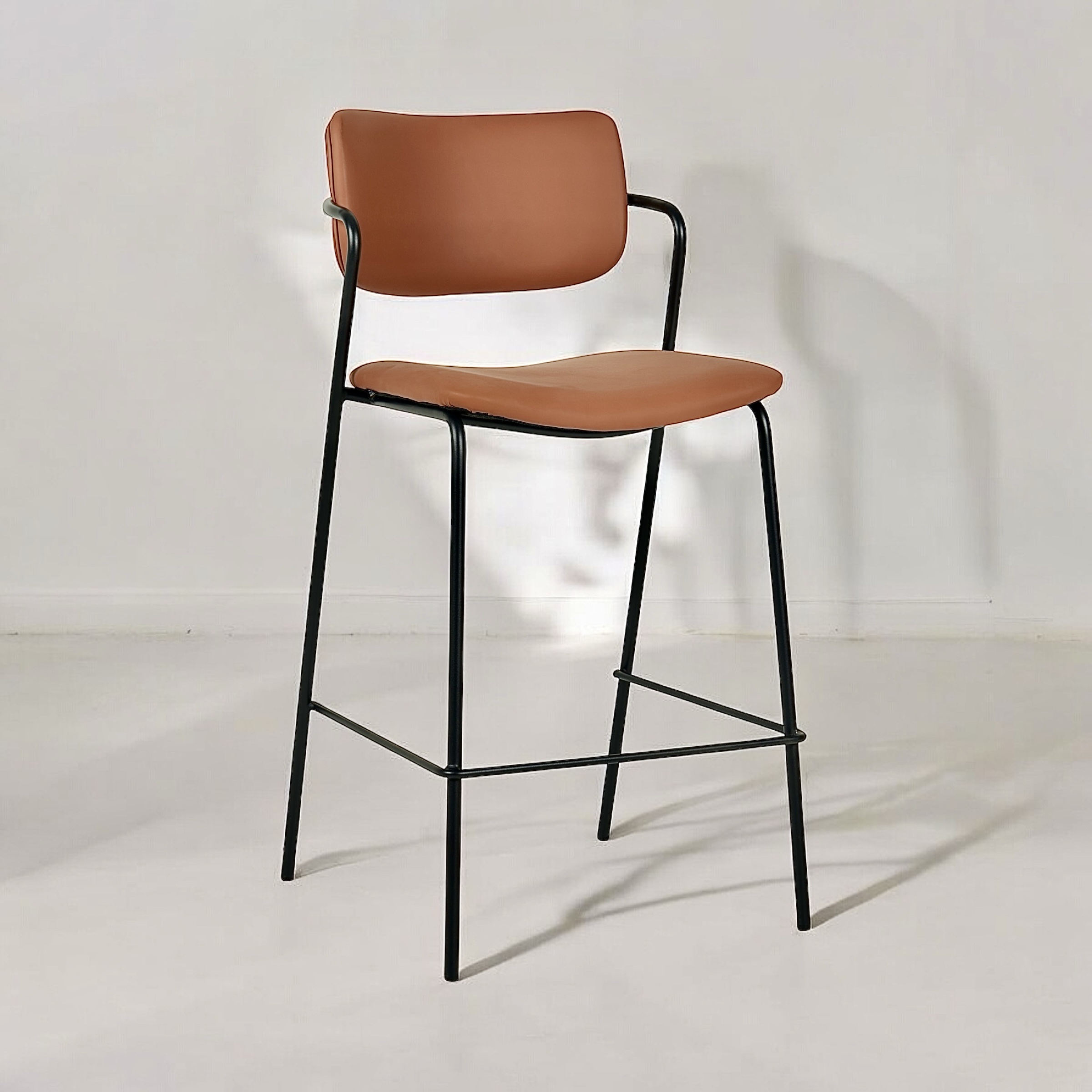 כיסא בר דגם לוסיאן בד דמוי עור קאמל - SALE כיסא בר דגם לוסיאן בד דמוי עור קאמל - SALE