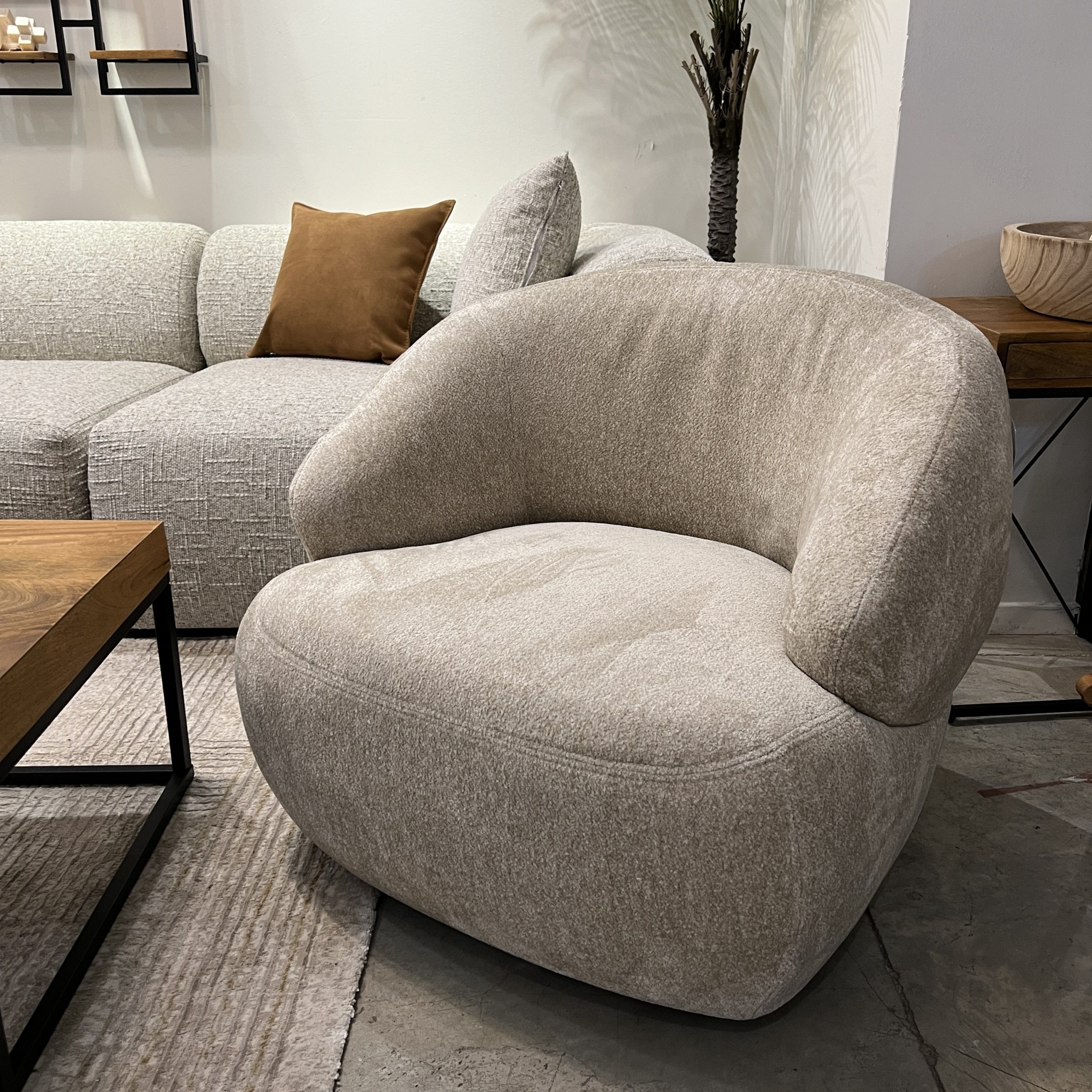 כורסא מעוצבת אריג בז דגם ביל כורסא מעוצבת אריג בז דגם ביל